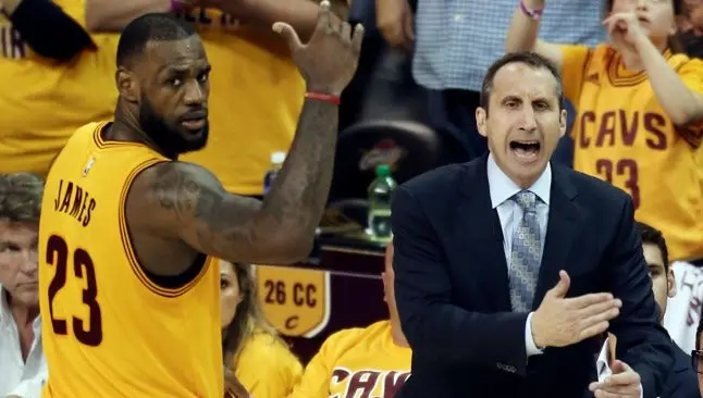 LeBron James pondrá su reino en disputa ante Stephen Curry