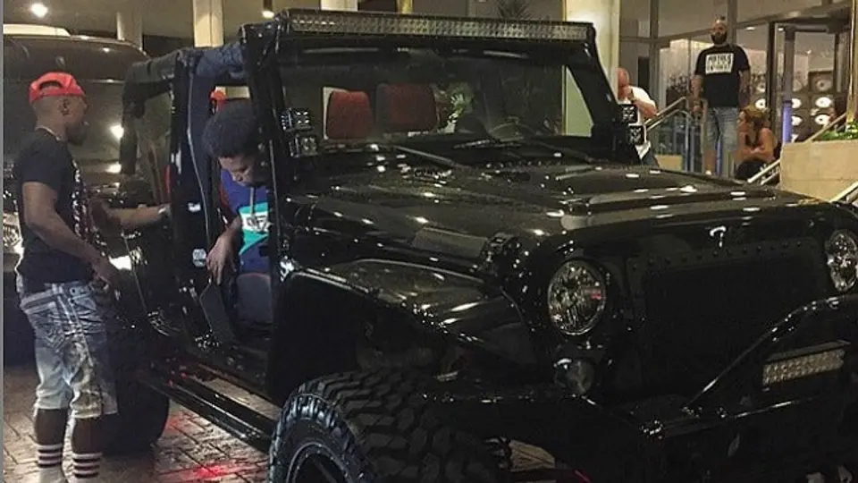 Mayweather gasta 100 mil dólares en 'transformar' camioneta