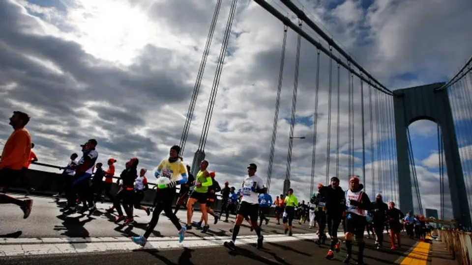 Kenianos dominan Maratón de Nueva York