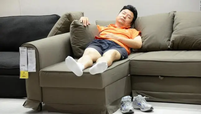 Mueblería en China ya no dejará dormir en sus sillones