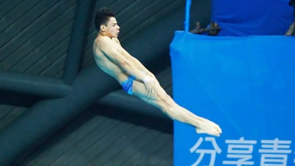 Diego López consigue plata en trampolín de 3 metros en Nanjing
