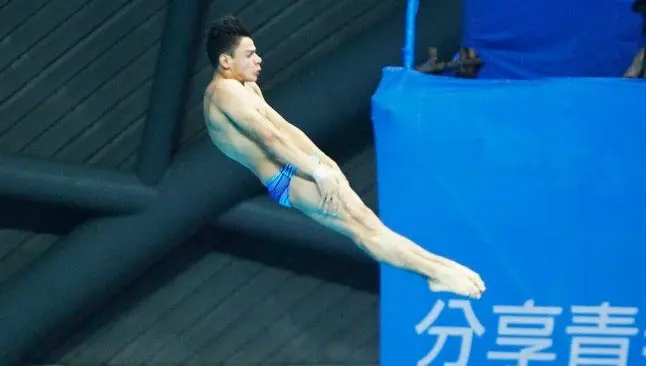 Diego López consigue plata en trampolín de 3 metros en Nanjing