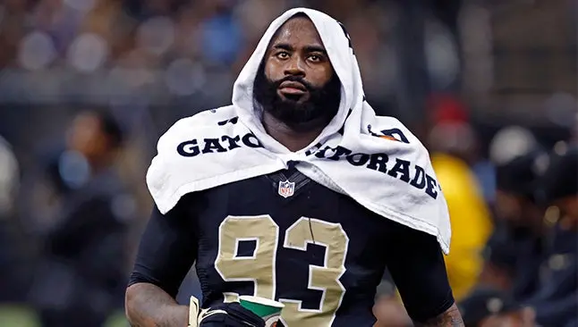 Santos manda a NFL video de su jugador golpeando a una mujer