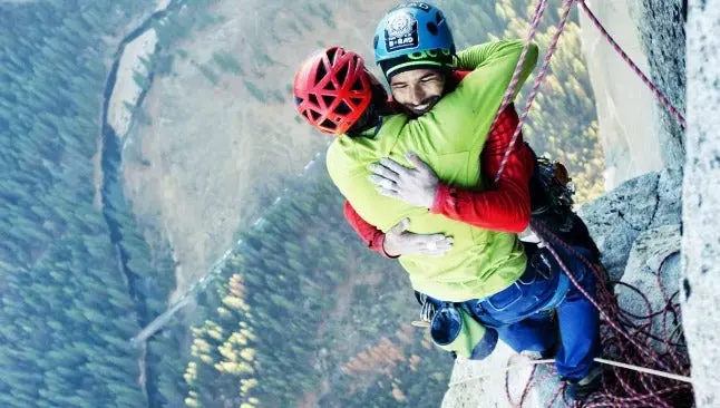 Escaladores hacen historia al llegar a la cima de El Capitán'