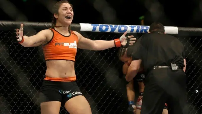 Rival de Ronda Rousey, involucrada en pelea callejera
