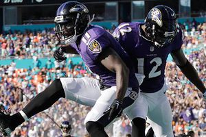 Cuervos viene de atrás para vencer a los Delfines