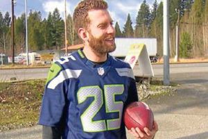 Fan cambia balón del título de Seattle por viaje al Super Bowl