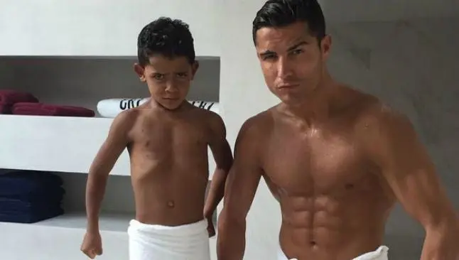 Cristiano Jr. sigue los pasos de CR7