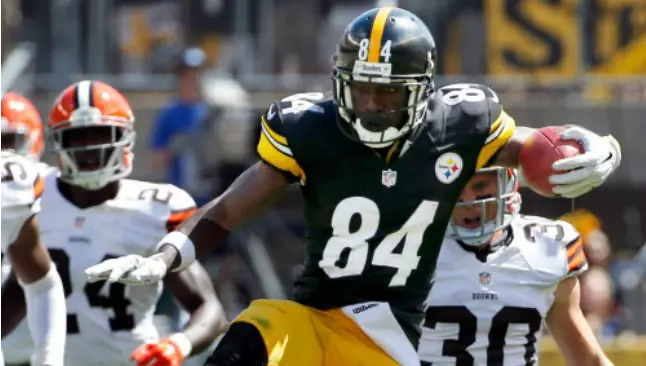 NFL sanciona a Antonio Brown por patada en casco