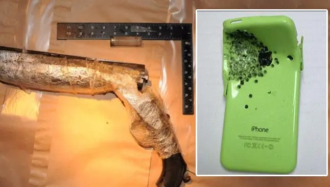 Iphone 5C salva la vida de un joven