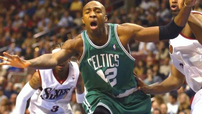 Exjugador de NBA ahora trabaja en Starbucks