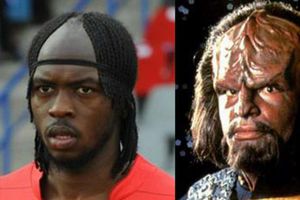 Gervinho roba cámara con su peinado