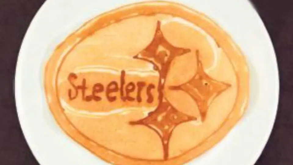 Chef crea hot cakes al más puro estilo NFL