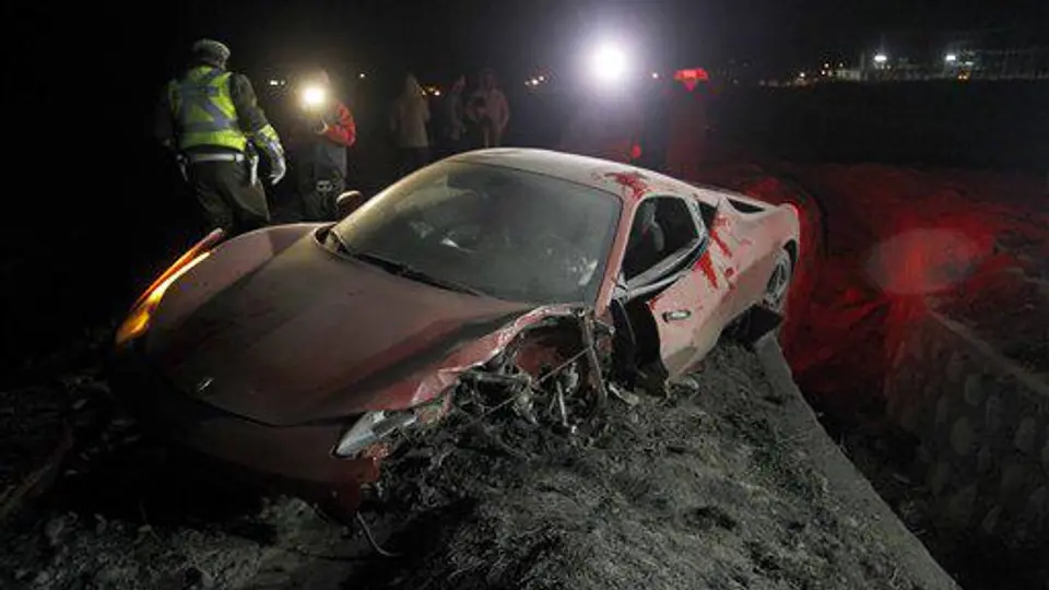 Futbolistas que le dieron 'crack' a sus carros
