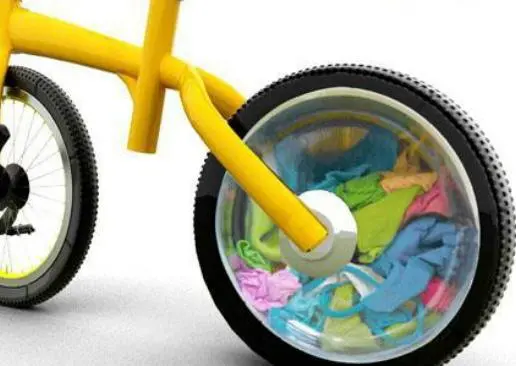 Crean prototipo de bicicleta que lava la ropa