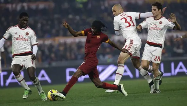 Gervinho anuncia su viaje de vacaciones y le roban su casa
