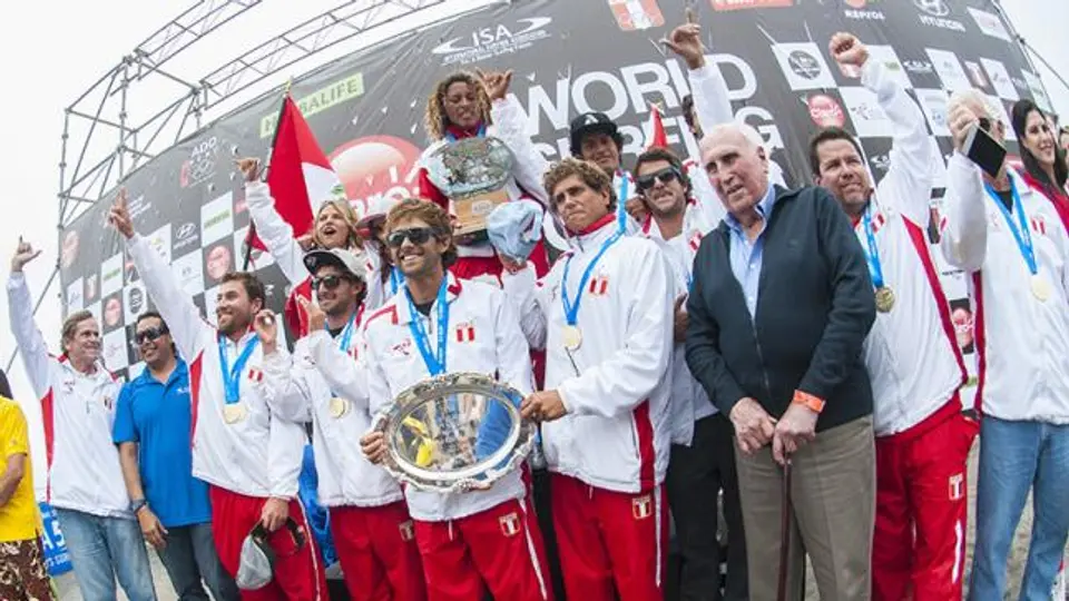 Perú, campeón del Mundial de surf del 50 aniversario de la ISA