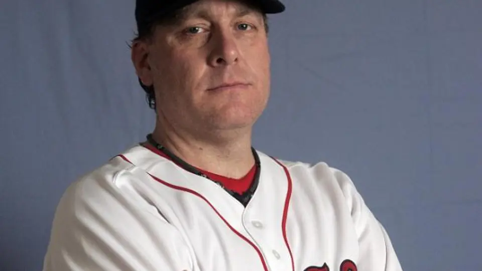 Ex pitcher sufre cáncer de boca por mascar tabaco