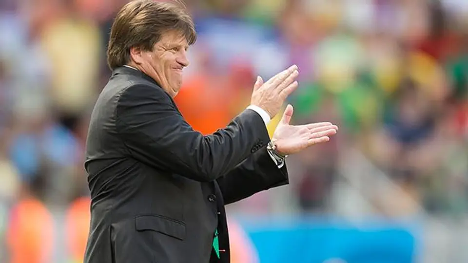Piojo Herrera reta a EPN al #IceBucketChallenge