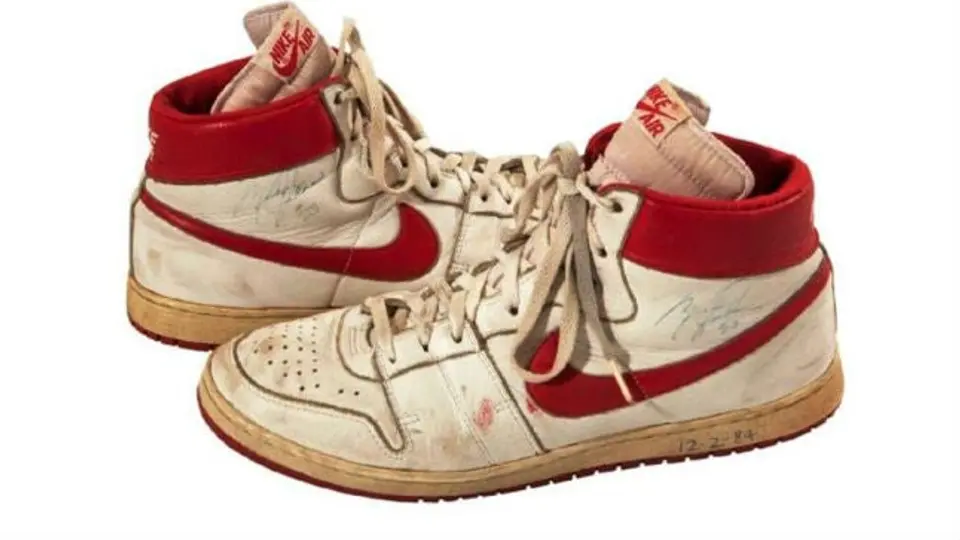 Subastarán los primeros tenis de Michael Jordan en la NBA