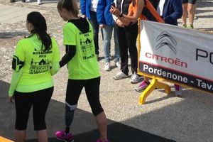 Víctima de atentado en Maratón de Boston vuelve a correr con prótesis