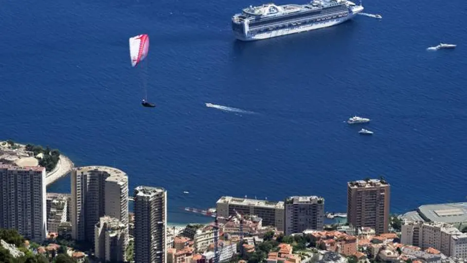 Pierde el piso' con las impresionantes postales del parapente