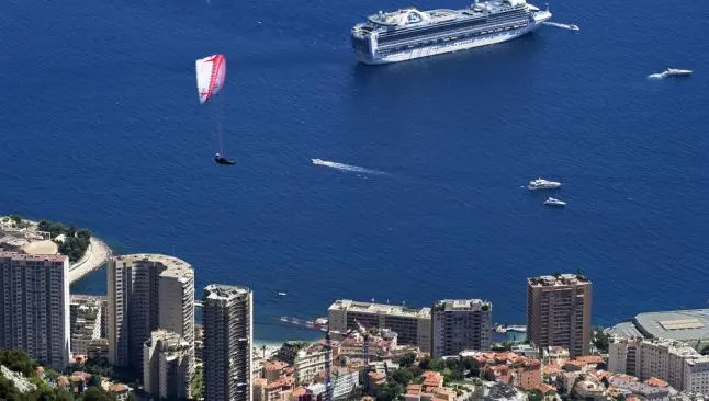 Pierde el piso' con las impresionantes postales del parapente