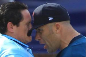 Alfredo Aceves, suspendido toda la temporada por cabezazo