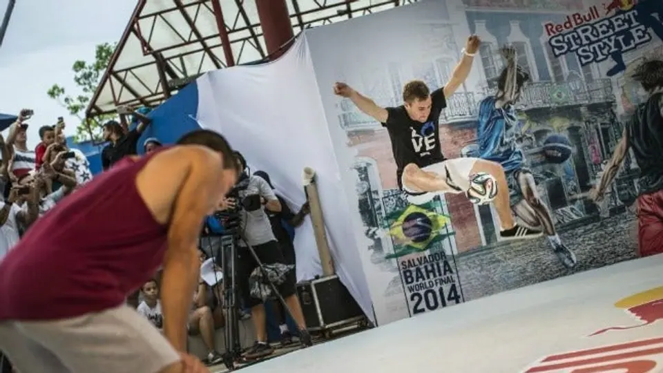 Andrew Henderson gana el Red Bull Street Style World en Brasil