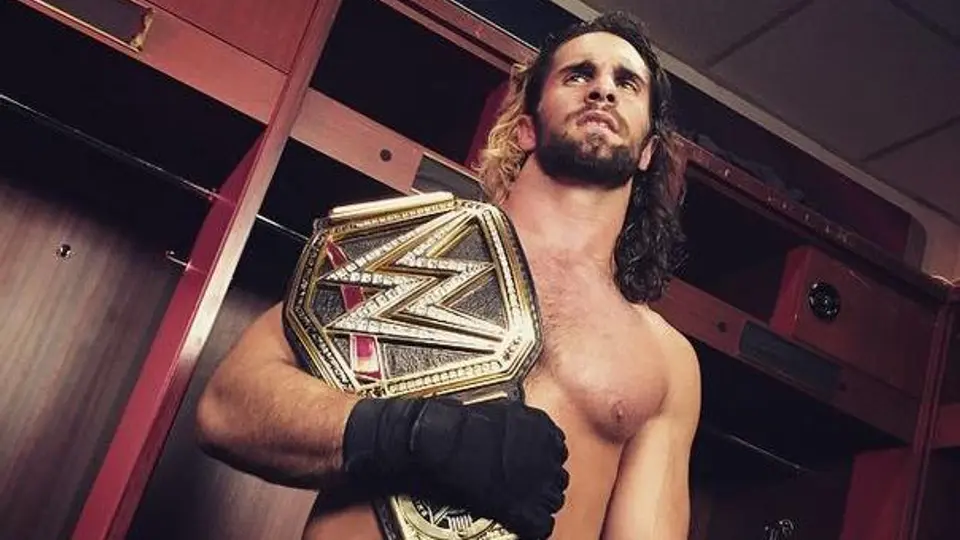 Rollins se impone a Orton y sigue como campeón de los pesados