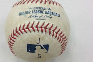 MLB subasta últimos artículos que tocó Jeter