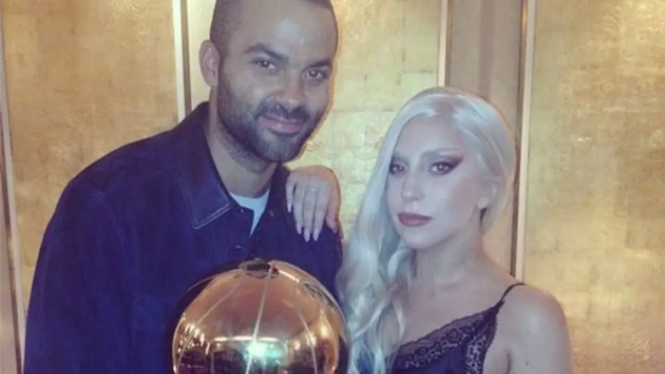 Lady Gaga convive con los Spurs en Berlín