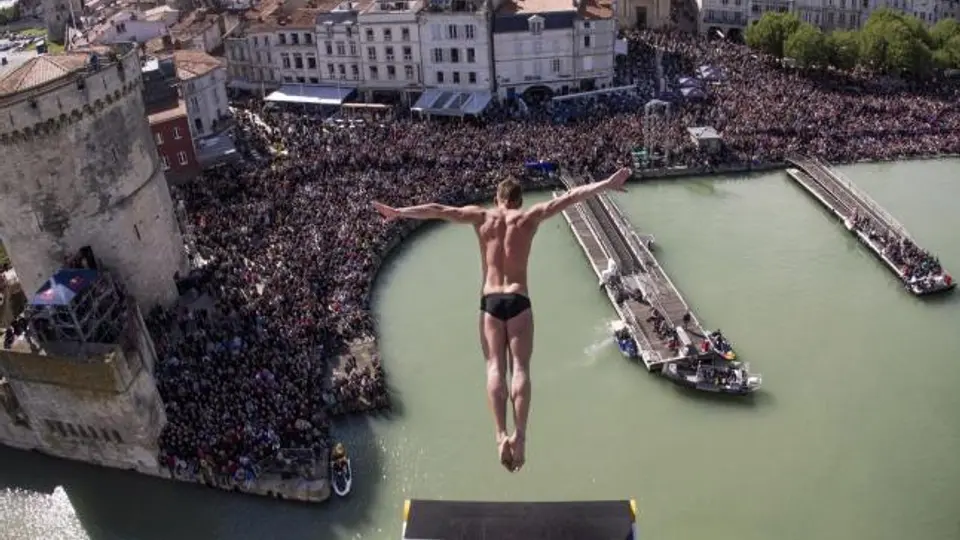 Bilbao recibirá el Red Bull Cliff Diving 2014