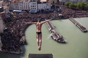 Bilbao recibirá el Red Bull Cliff Diving 2014