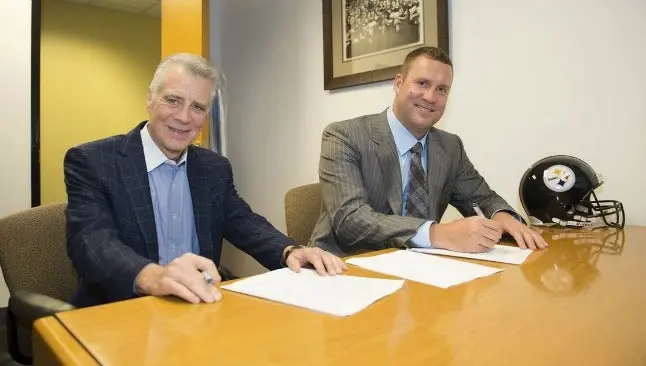 Ben Roethlisberger renueva su contrato con Acereros