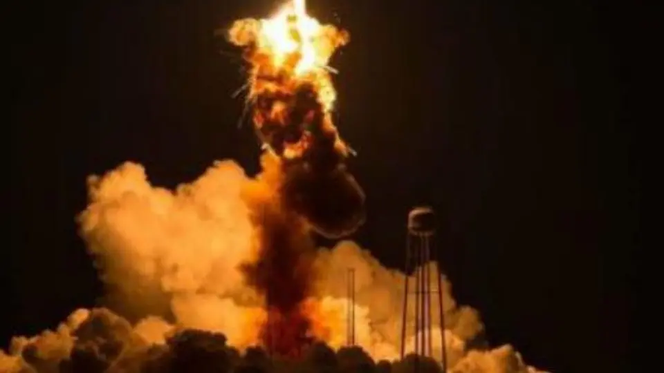 Explota un cohete no tripulado de la NASA