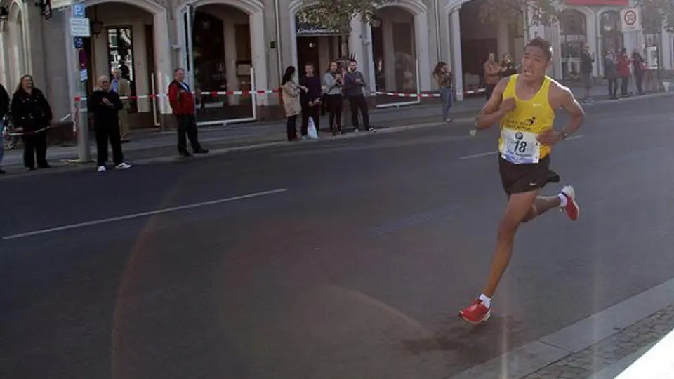Mejor maratonista latinoamericano estará en Carrera de San Silvestre