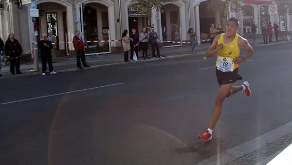 Mejor maratonista latinoamericano estará en Carrera de San Silvestre
