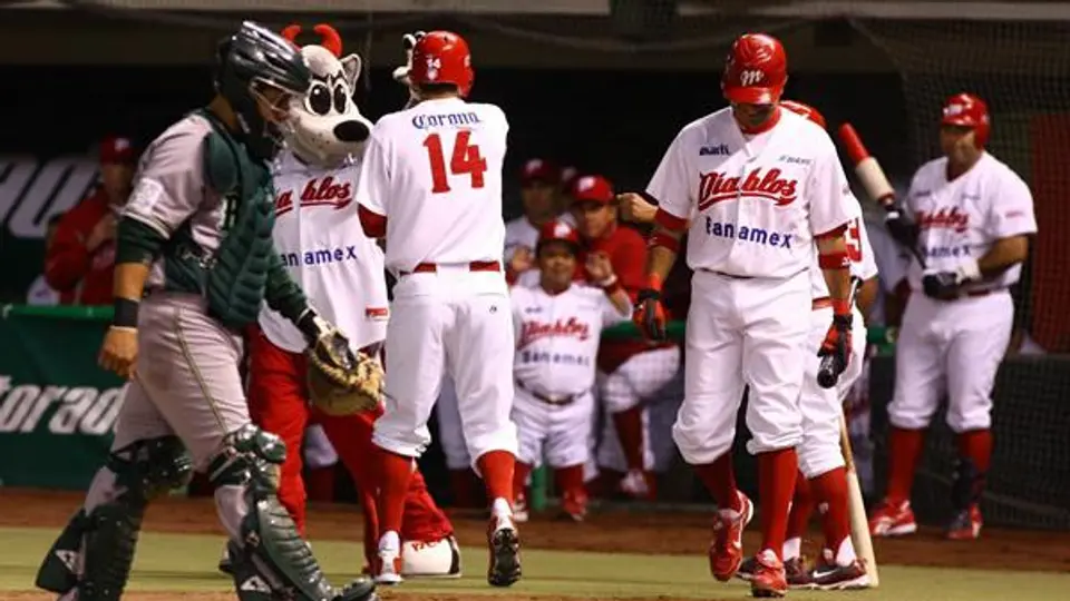 Diablos Rojos se impone a Vaqueros Laguna