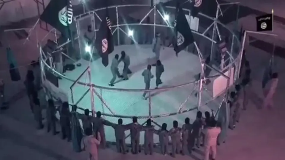 ISIS entrena reclutas en su propio 'octágono'