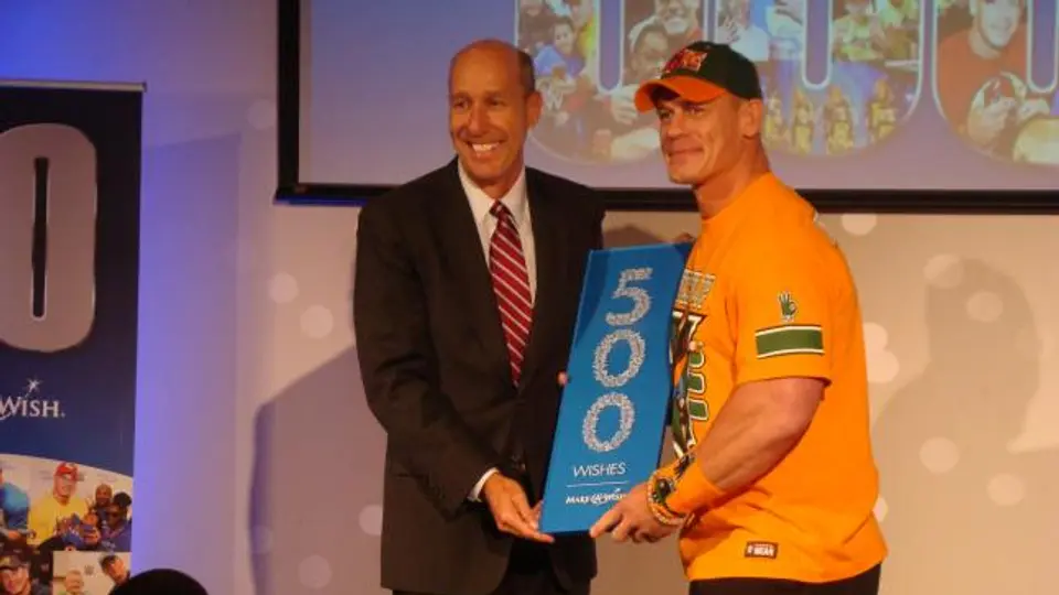 John Cena y la WWE hacen altruismo en NY