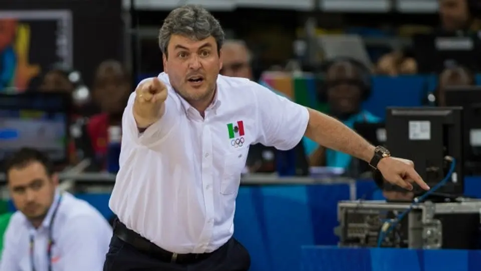 Valdeolmillos asegura que dirigirá al Tri de basquetbol en JP 2015