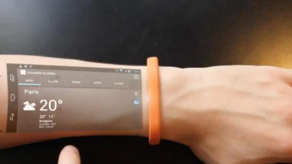 Inventan pulsera que convierte la piel en una tablet