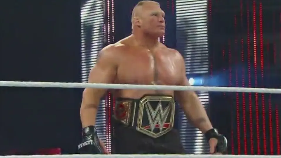 Lesnar retiene título de la WWE en Royal Rumble