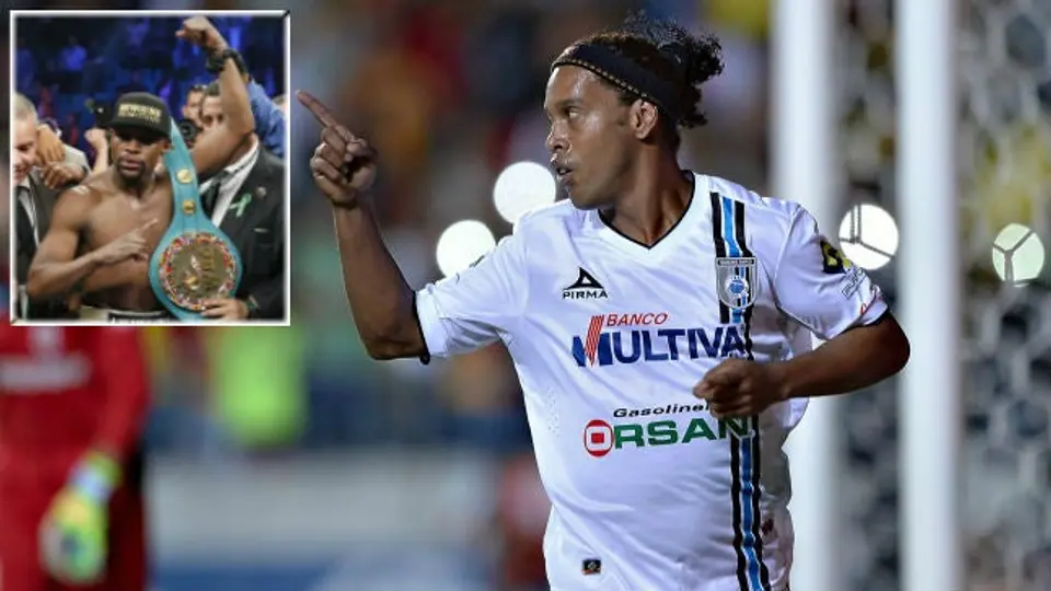 Ronaldinho felicita a Mayweather por su victoria contra Pacquiao