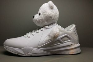 Ex jugador de NBA utilizará tenis de osito