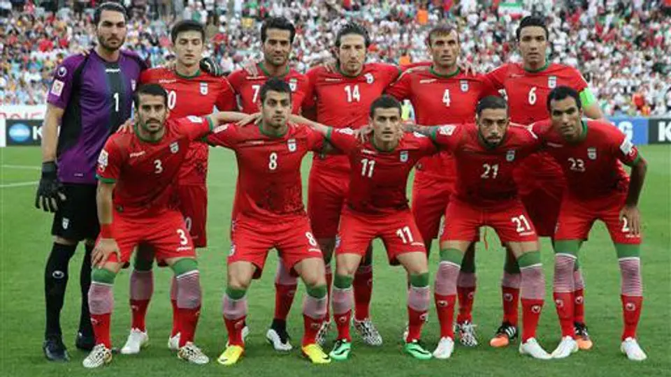 Futbolistas iraníes serían sancionados si hacen 'selfies' con fans