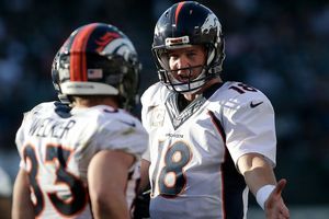 Broncos 'vuelve a la vida' contra unos débiles Raiders