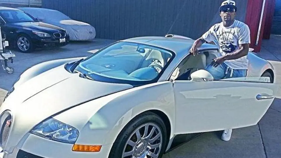 Floyd Mayweather compra auto a las tres de la mañana