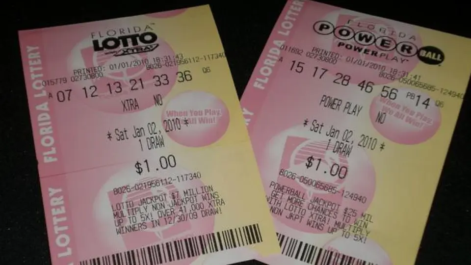 Hombre demanda a su exnovia por premio de lotería